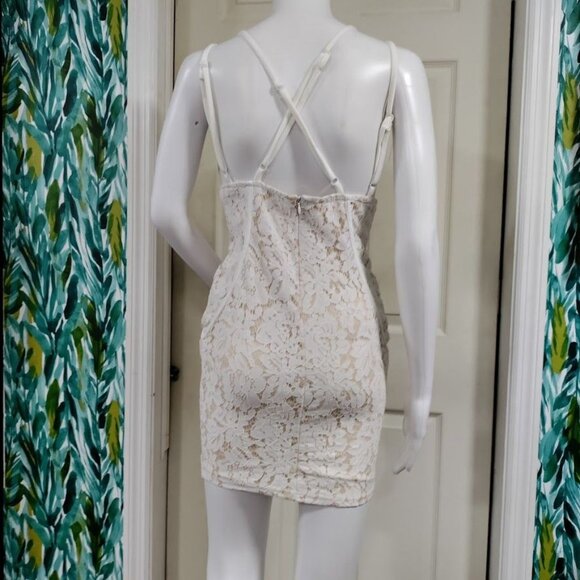 Tobi V-Neck Spaghetti Strap Graduation Lace Prom Bodycon Mini Dress White Small - Picture 7 of 13